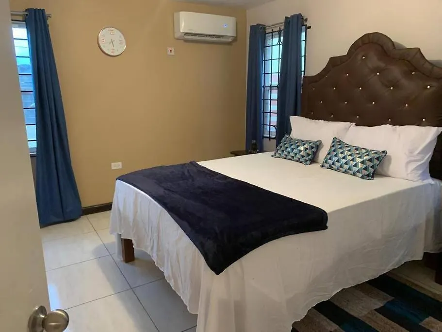 Seafront Vacation Home Stay Portmore 0*,