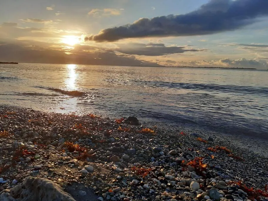 Seafront Vacation Home Stay Portmore