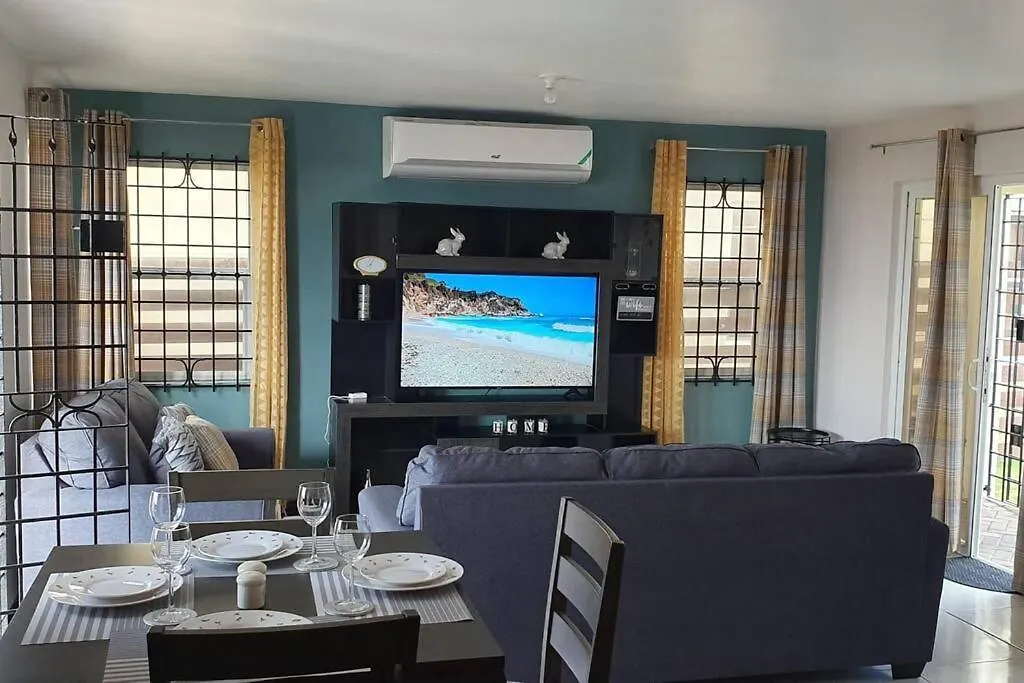 Seafront Vacation Home Stay Portmore